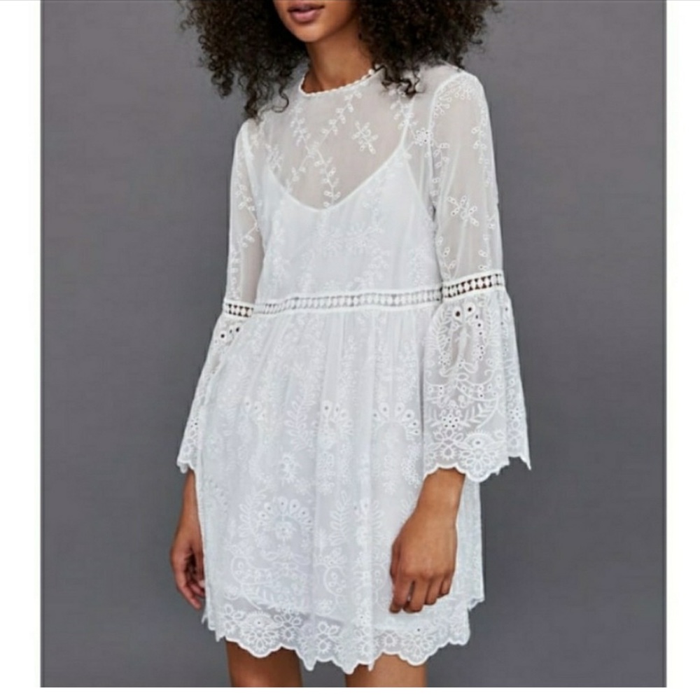 White lace dress// size xs